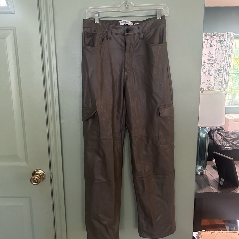 Abercrombie & Fitch Woman’s Army Green Cargo Pants